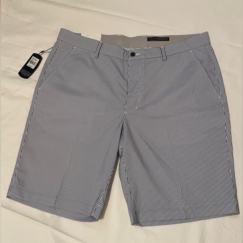 Greg Norman performance fabric shorts. Size 36 waist